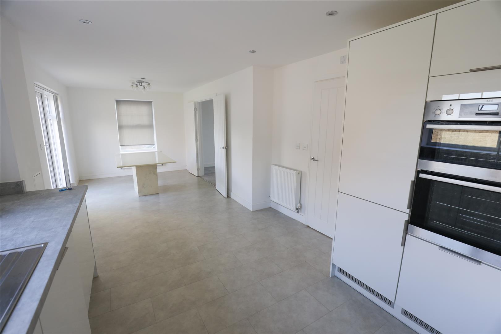 11 Fitzhamon Close, Cowbridge, Vale of Glamorgan, CF71 7GG